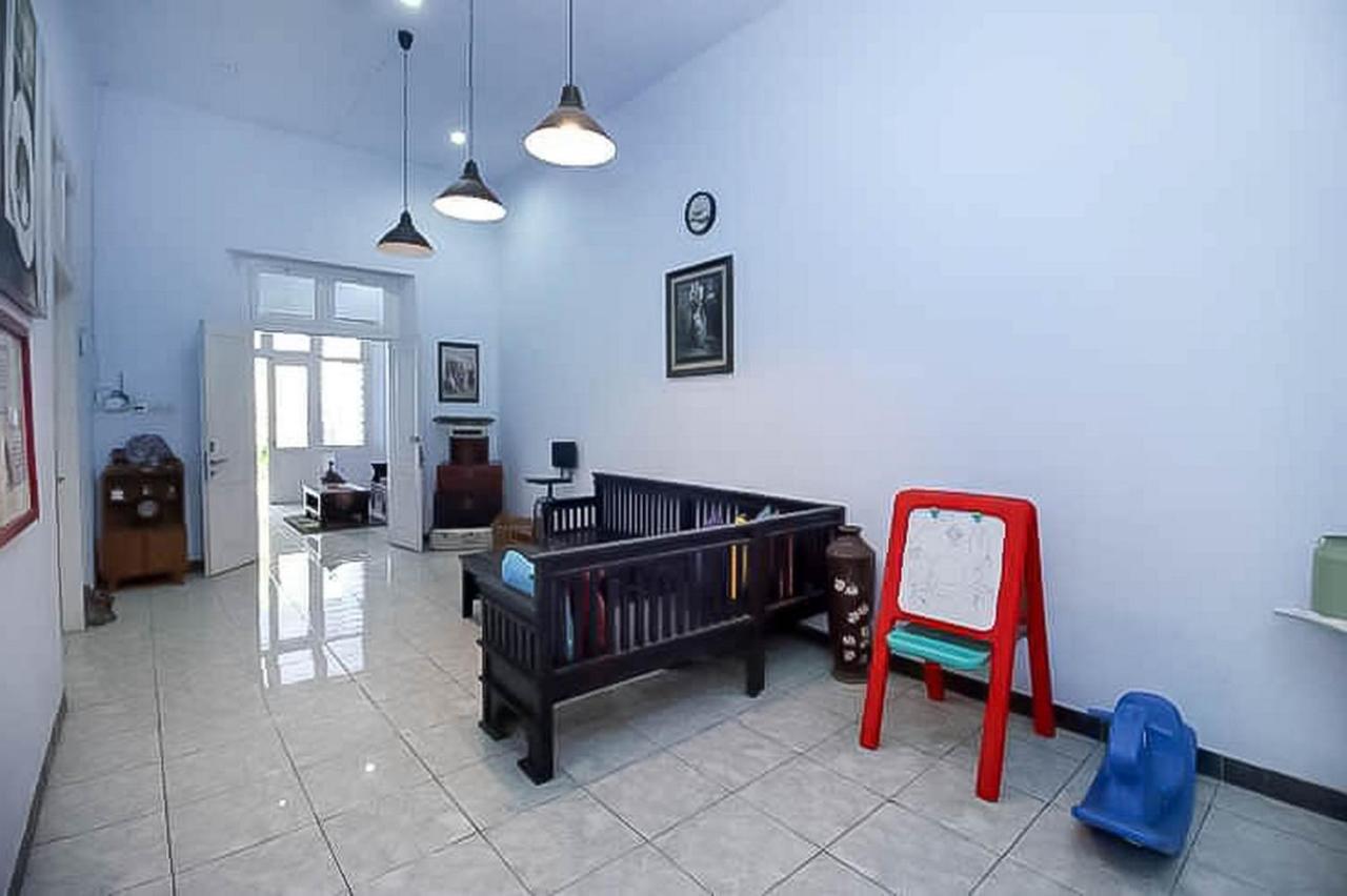 Reddoorz Near Stasiun Lawang Hotel Luaran gambar