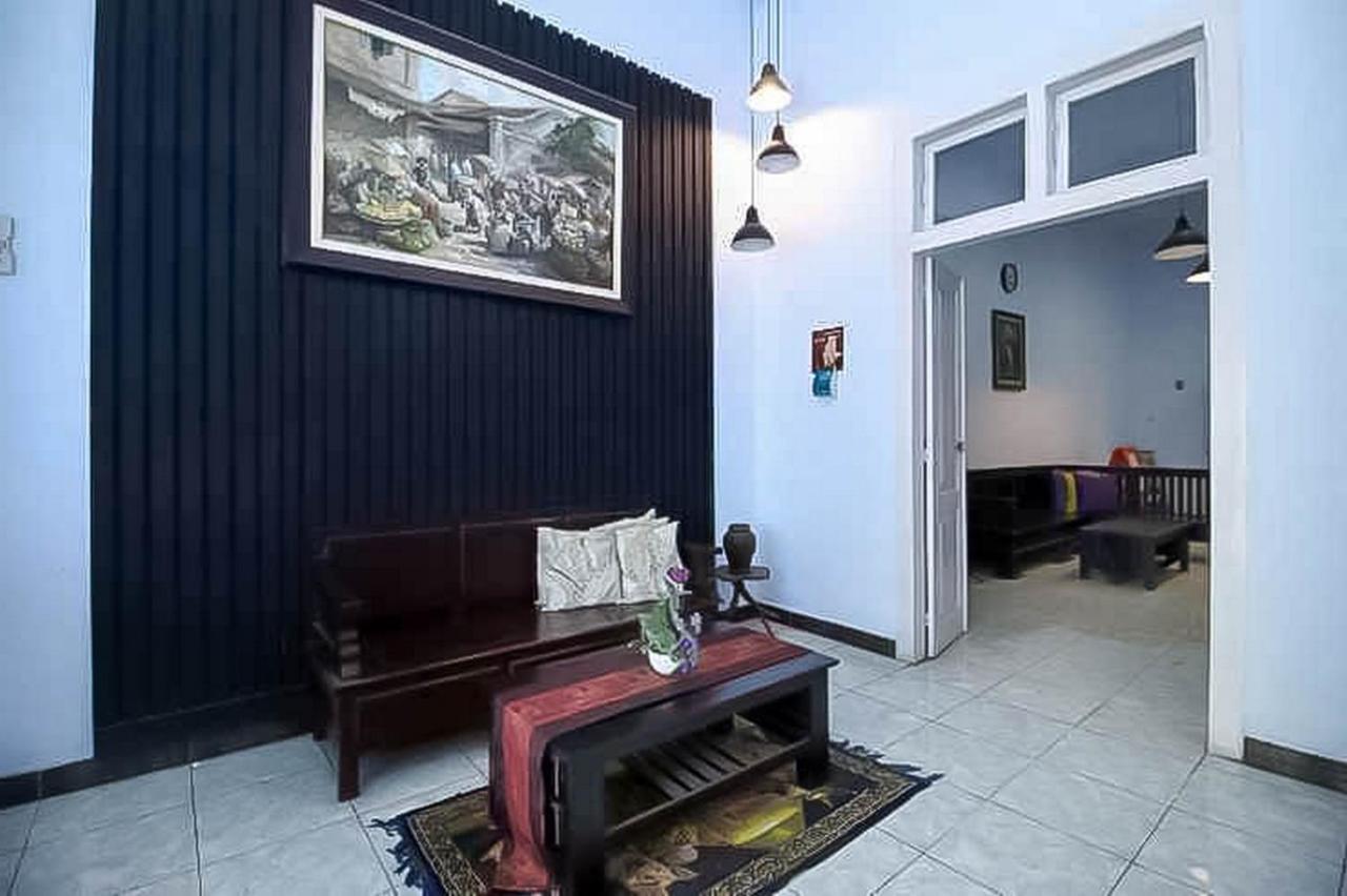 Reddoorz Near Stasiun Lawang Hotel Luaran gambar